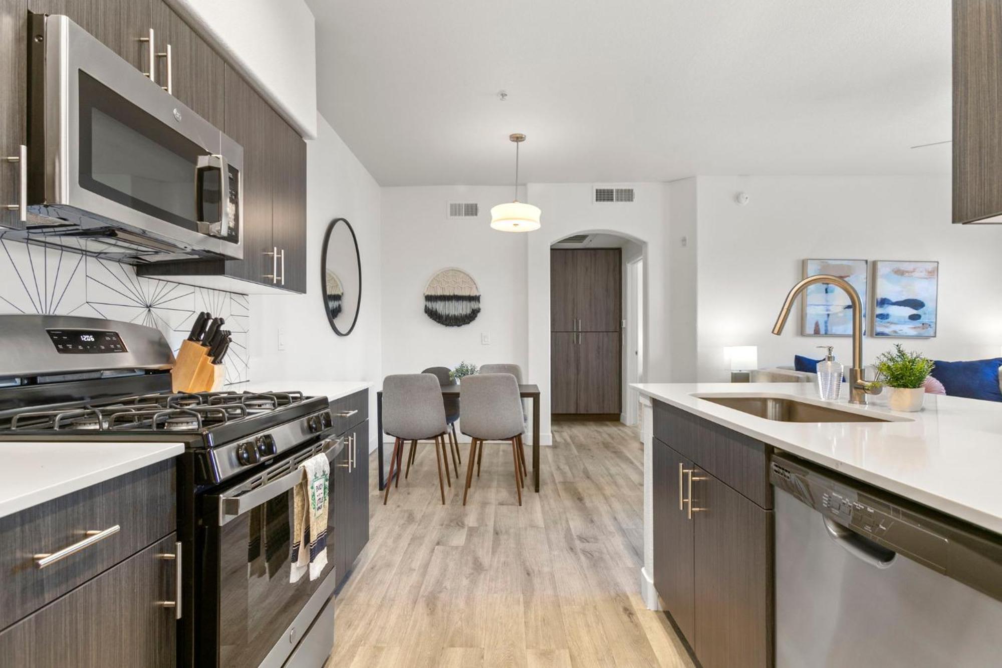 Apartment Cozysuites By The Stadium W Pool! 11