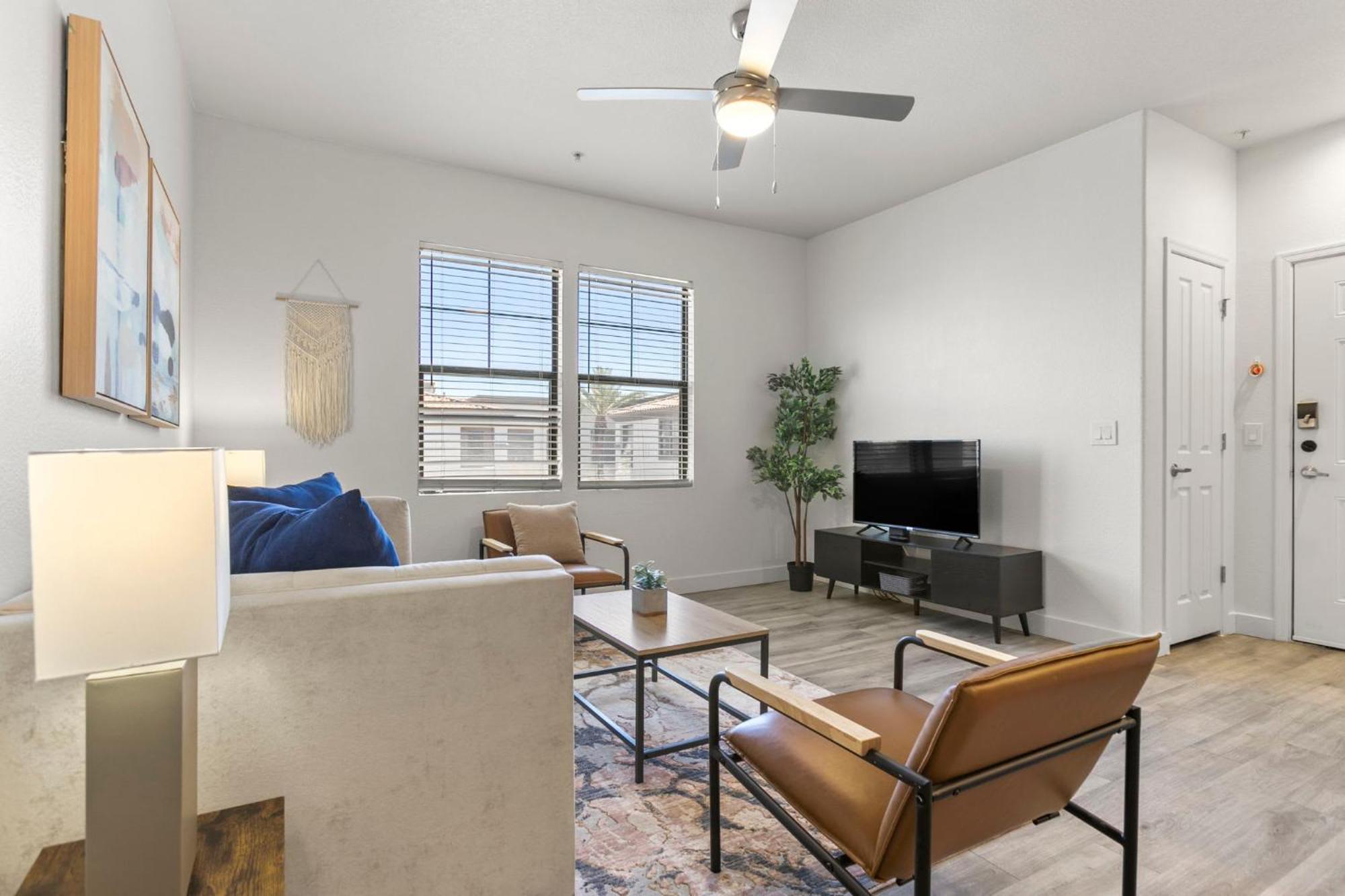 Cozysuites By The Stadium W Pool! 11 Apartment *