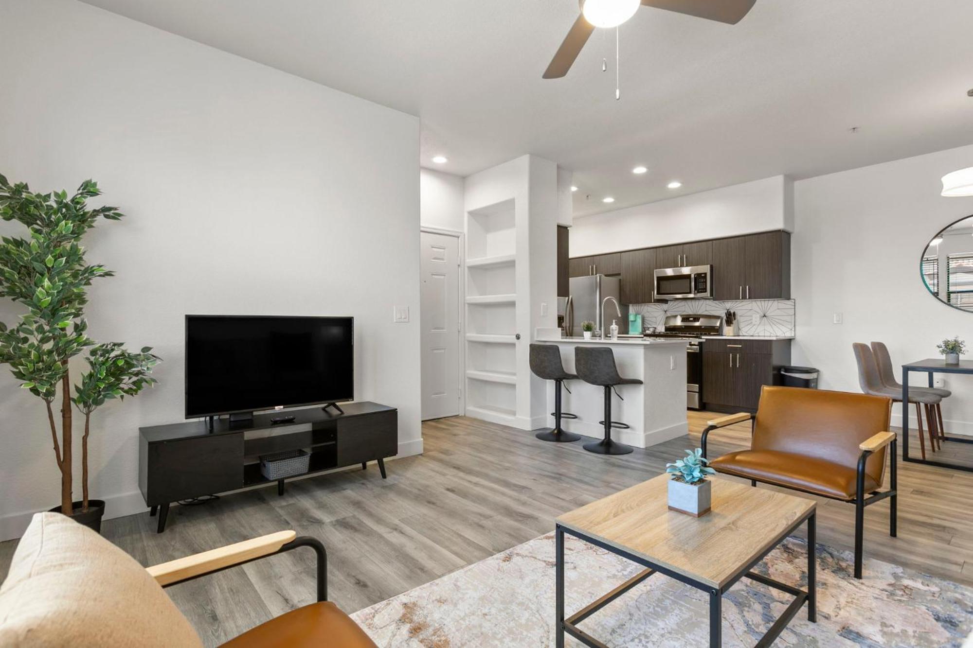 Cozysuites By The Stadium W Pool! 11 *